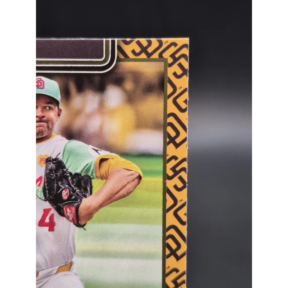 2025 Topps Series 1 Michael King #195 Team Color Border Variation SP Padres